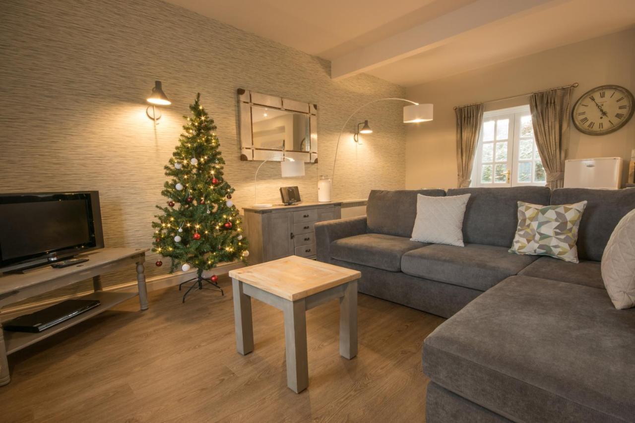 מטלוק Peveril Cottage - Darwin Lake Holiday Village מראה חיצוני תמונה
